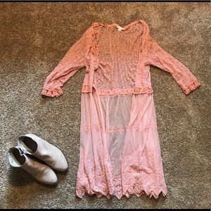 Host Pick❤️  Pink lace duster